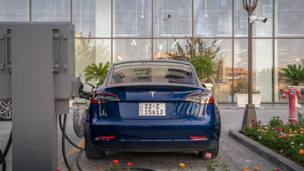 Muốn Nghe - Nên mua xe điện hay xe Hybrid - Should you buy an EV or Hybrid Car