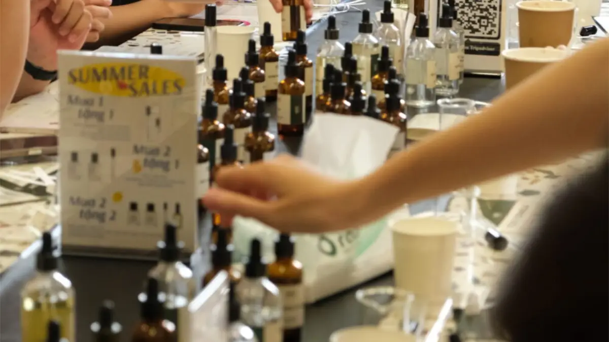 Muon Nghe - Top 10 side quests for your second trip to HCMC - Things to do in Ho Chi Minh City - Perfume Workshop